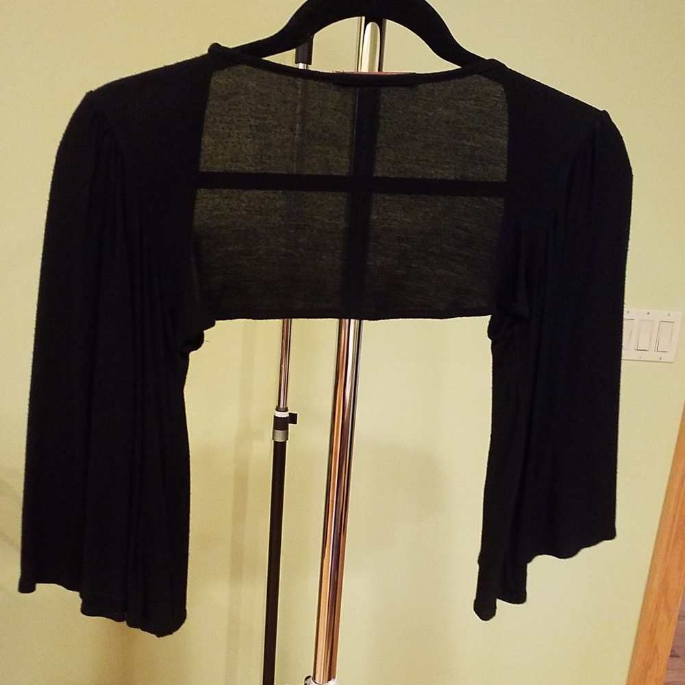 CLOTHING - Picture 5 of 5